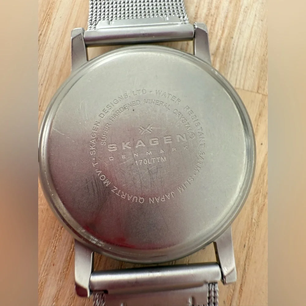 Skagen titanium black dial dress watch NEW BATTERY
